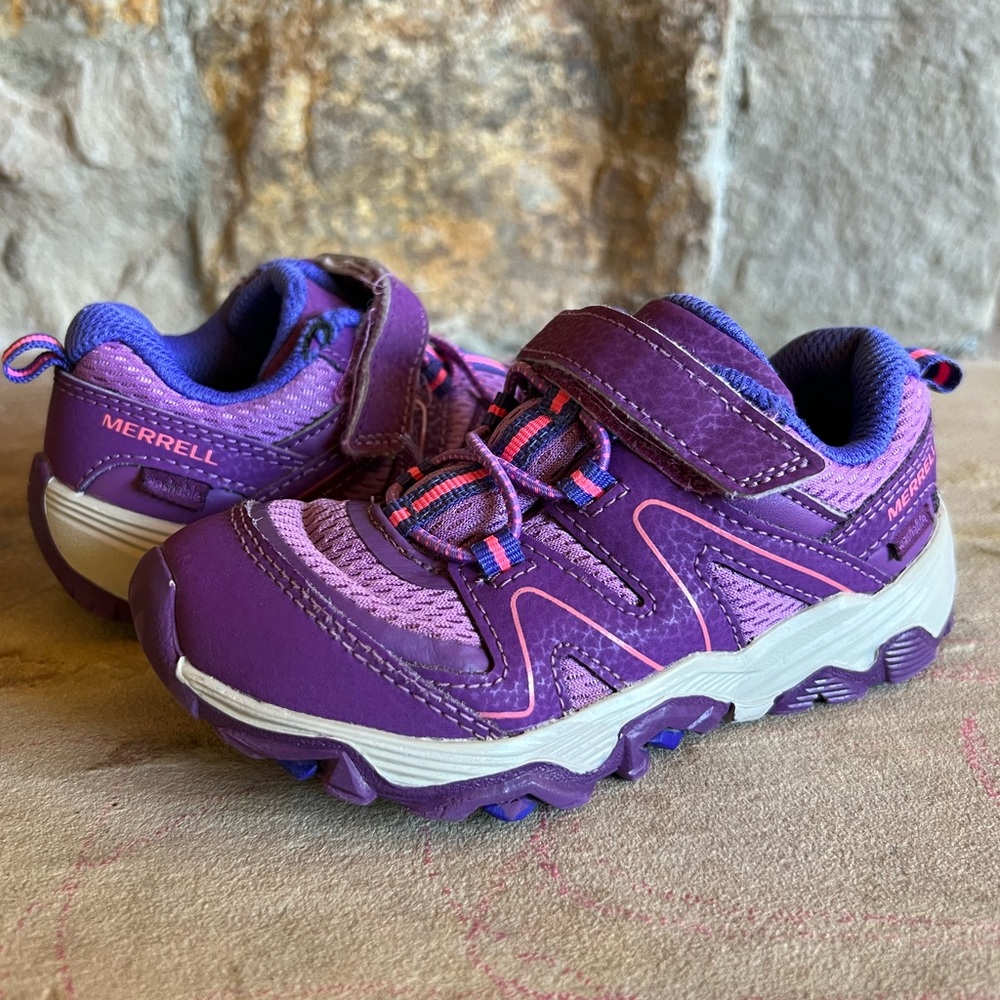 Toddler Merrell Trail Quest Sneakers, Berry, size 9.